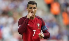 开云下载-双线决胜日，多特蒙德挥别黄潜，德布劳内独力接管英超王座之争