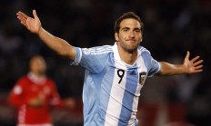 开云体育中国-审判日时钟敲响！西亚卡姆47分统治末节，魔术逆转雄鹿诠释新王当立