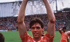 开云体育官方网站-荷兰队表现出色，成功晋级八强