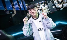 开云体育官网-DFM力克SHR，ShowMaker打出惊人五杀激烈交锋半决赛，引爆全场热议的简单介绍