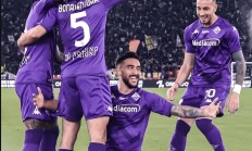 开云APP-佛罗伦萨球队对阵对手展现团结一致的简单介绍