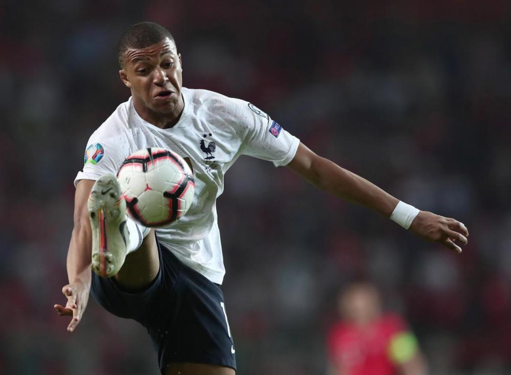 法国国家队在主场战胜波黑,取得胜利 法国国家队在主场战胜波黑,取得胜利