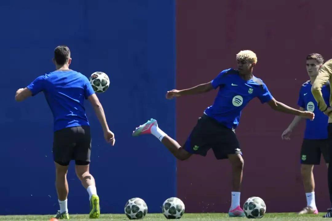 包含防线失误!球队后防线防守疏漏失误频出的词条 包含防线失误!球队后防线防守疏漏失误频出的词条