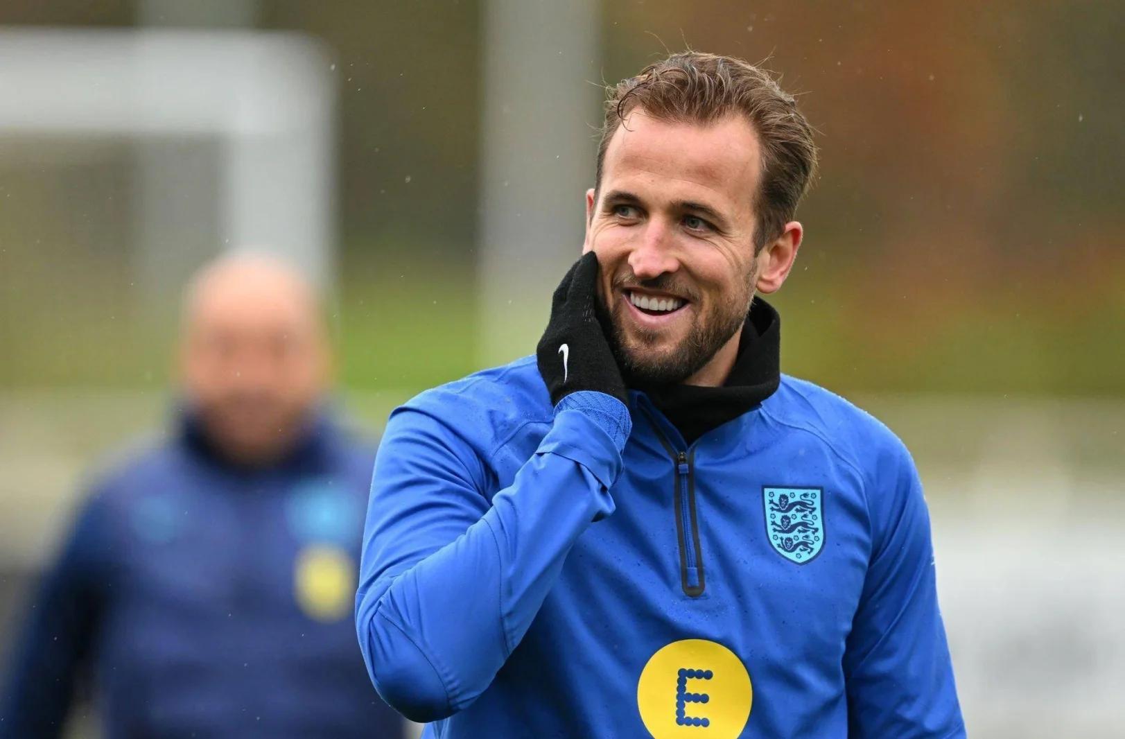 英格兰奋力拼搏，小组赛末轮斗志高昂的简单介绍