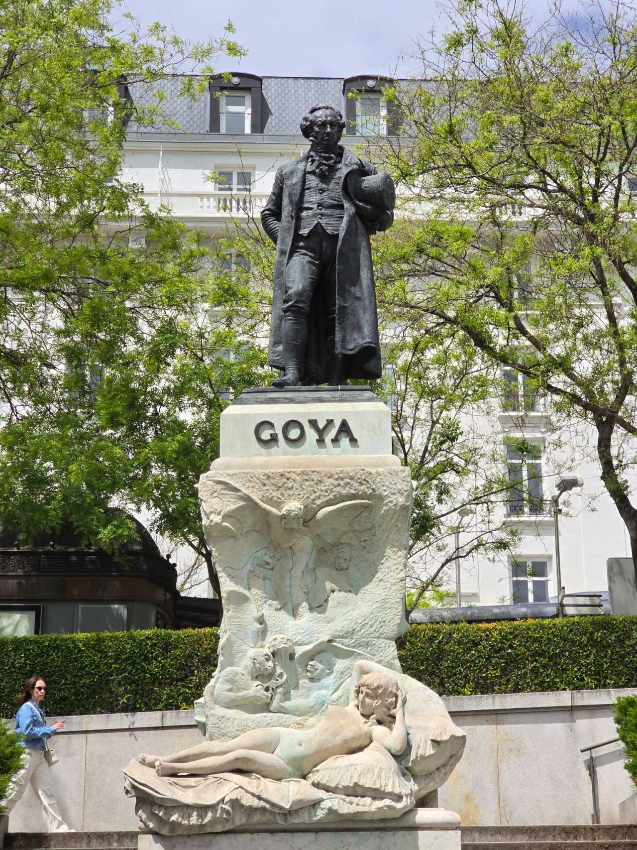 巴塞罗那客场战平卢多戈雷茨,科曼解围成功的简单介绍 巴塞罗那客场战平卢多戈雷茨,科曼解围成功的简单介绍