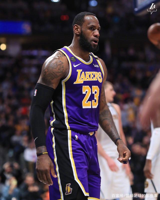 真实有料！湖人球星詹姆斯与戴维斯的默契配合