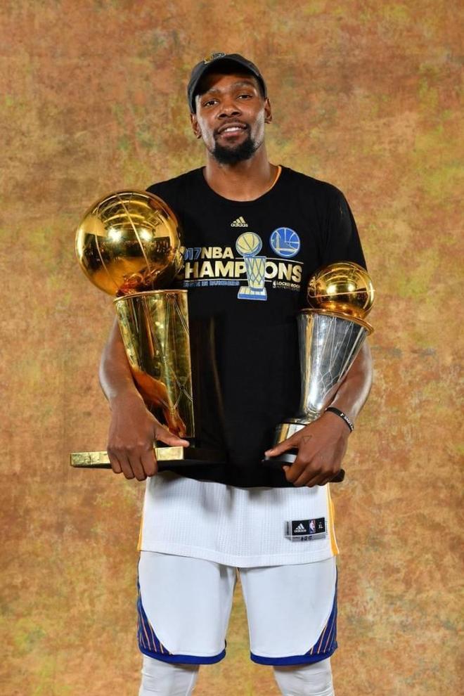 得分王称霸榜单,引领球队前行 得分王称霸榜单,引领球队前行