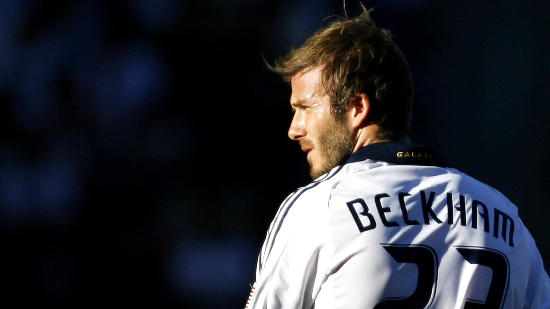 不可预测的夜晚,当赛道暗流孕育唯一的焦点