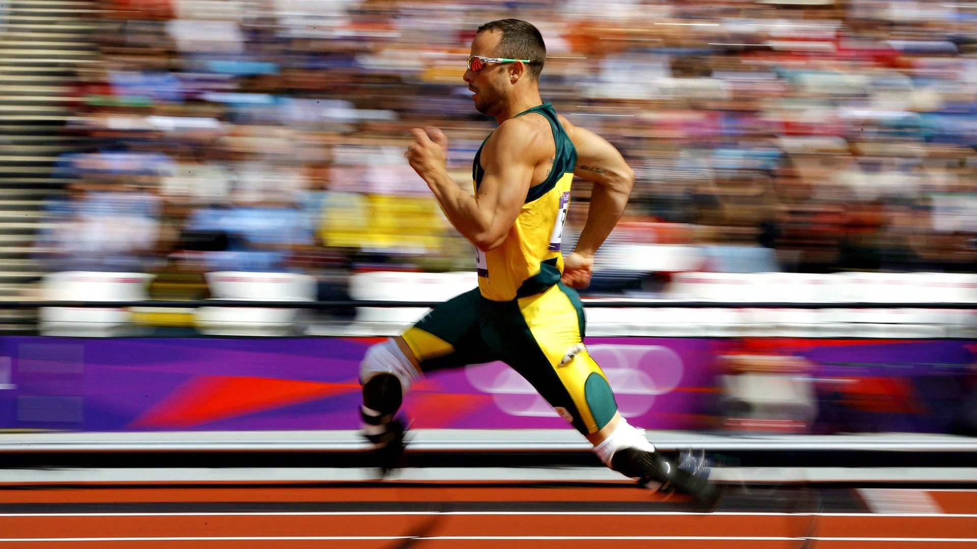 不可预测的夜晚,当赛道暗流孕育唯一的焦点