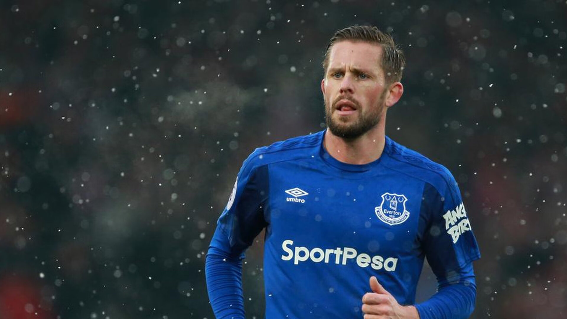 唯一性的诠释，梅赛德斯终破红牛铁幕，塞恩斯逆袭重写F1叙事